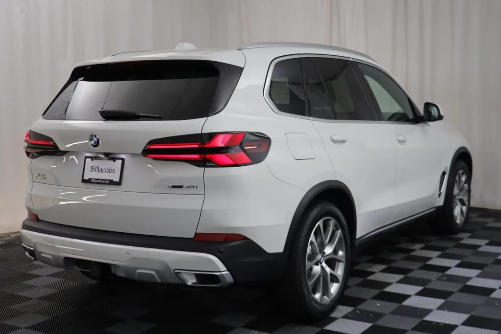 New 2026 White BMW xDrive40i image 18