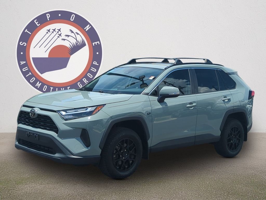 Used 2023 Green Toyota XLE image 2