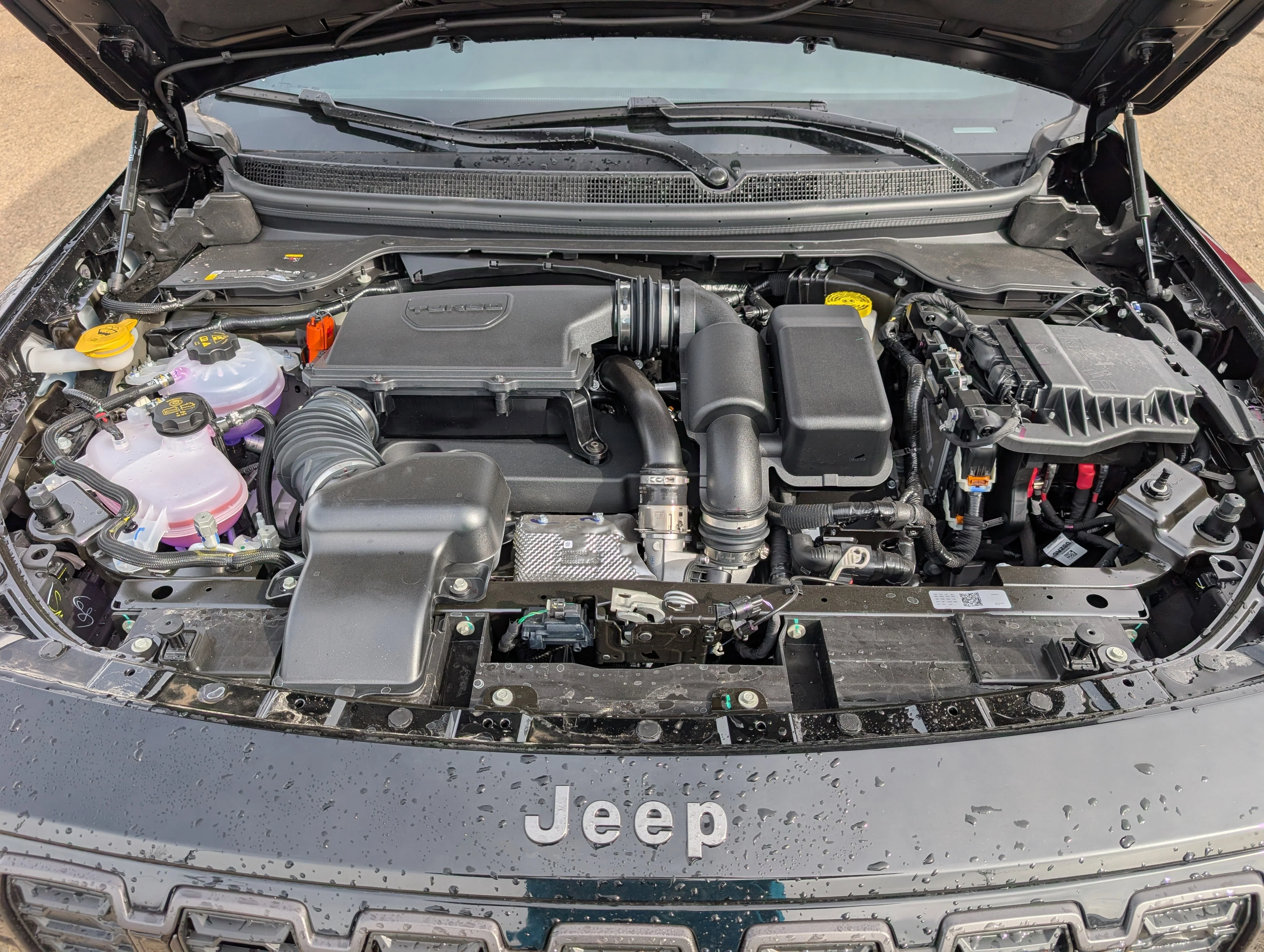 New 2026 Diamond Black Crystal Pearl Jeep Laredo image 32