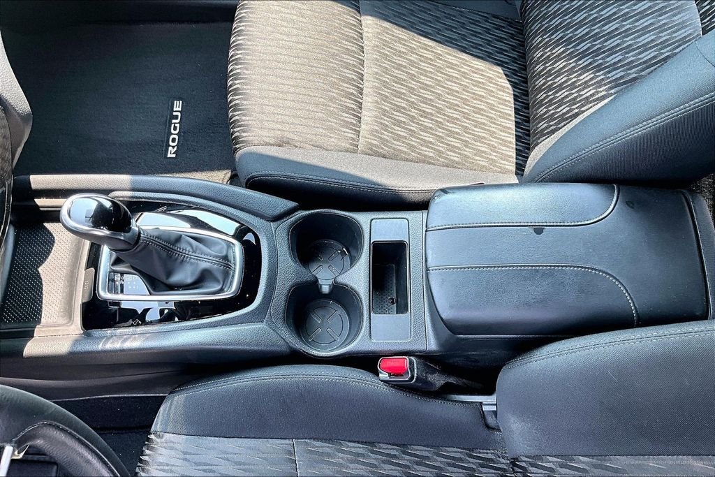Used 2018 Blue Nissan S image 15