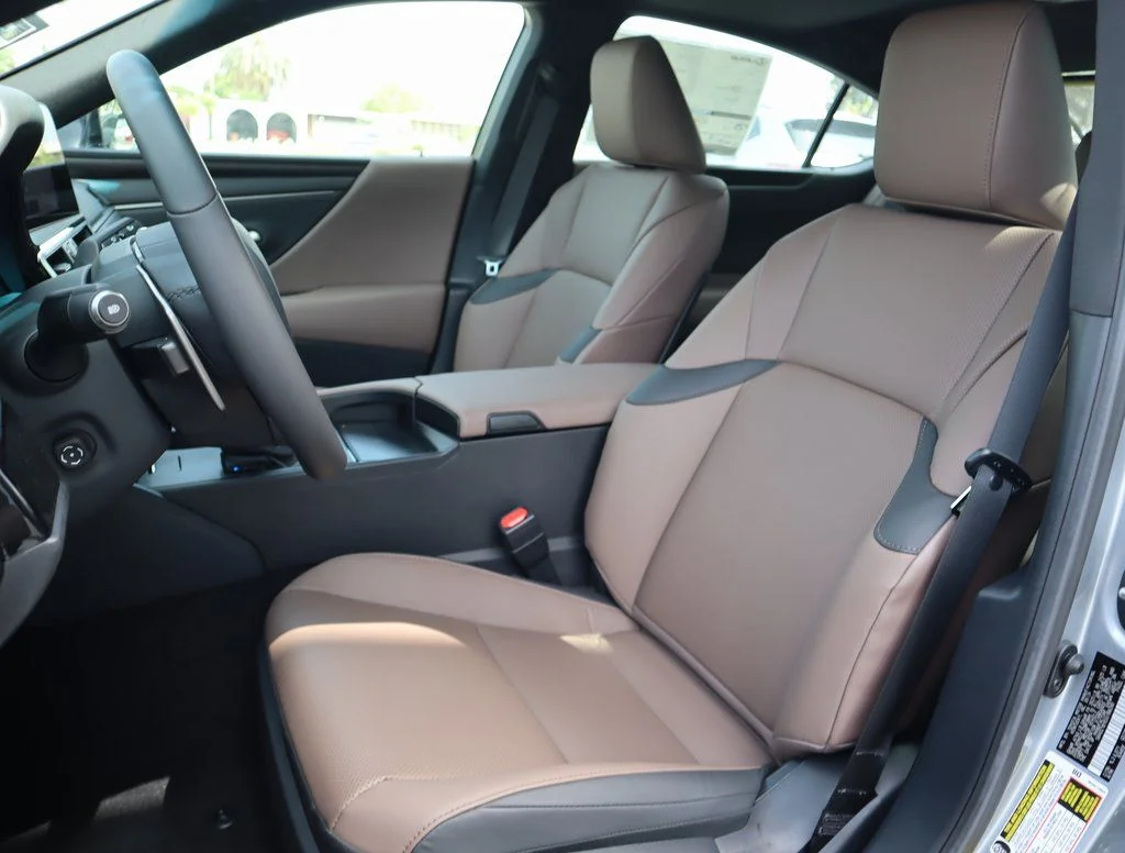 Used 2025 Silver Lexus 350 image 24
