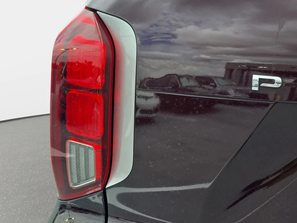 Used 2024 Red Hyundai SEL image 30