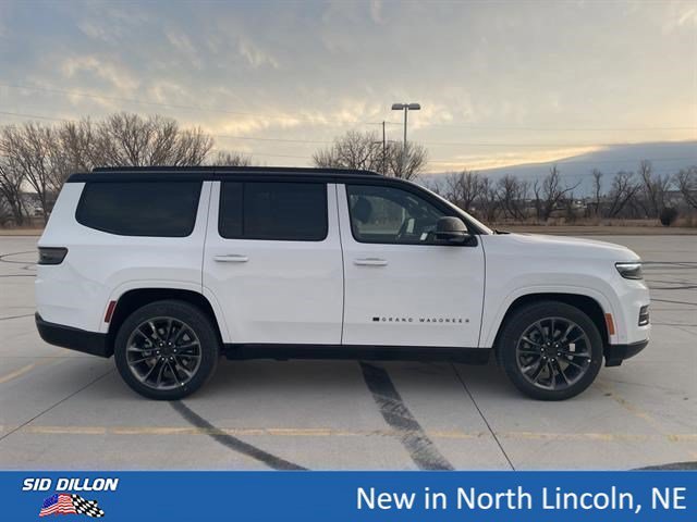 New 2025 Bright White Clearcoat Jeep Series II Obsidian image 3