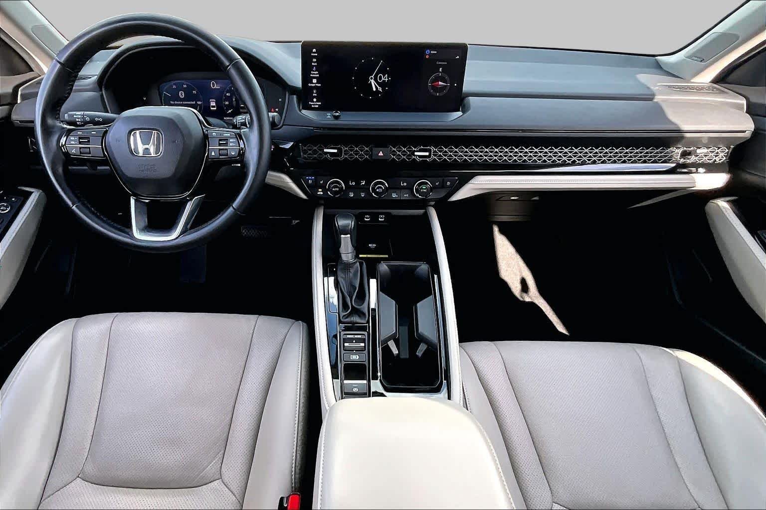 Used 2023 Platinum White Pearl Honda Touring image 16
