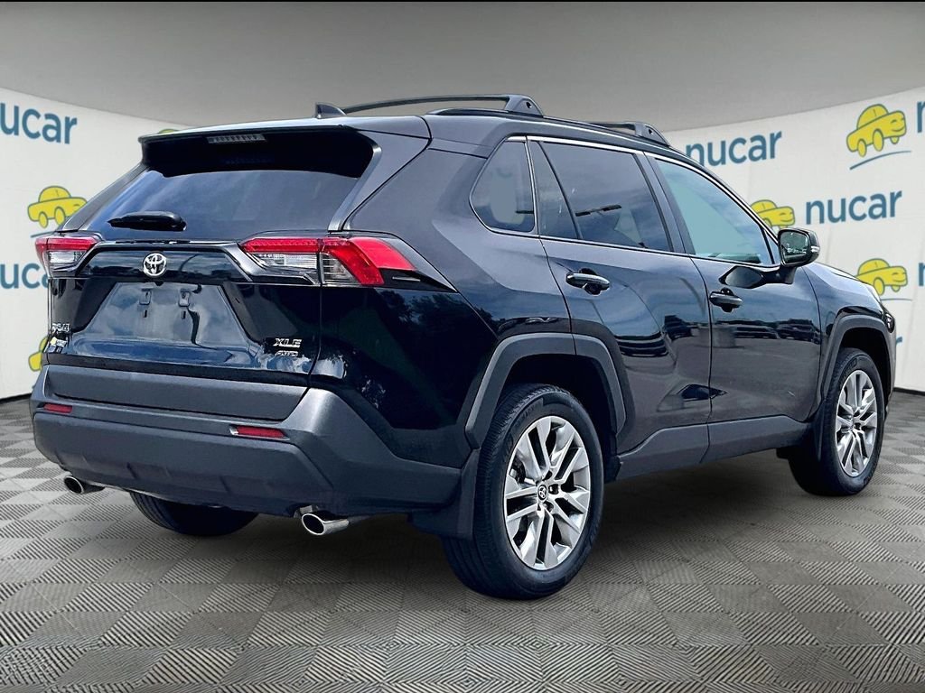 Used 2022 Black Toyota XLE Premium image 6