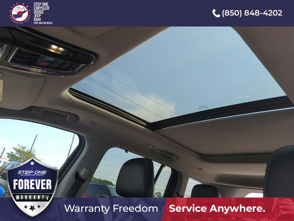 Used 2022 Silver Jeep 4xe image 28