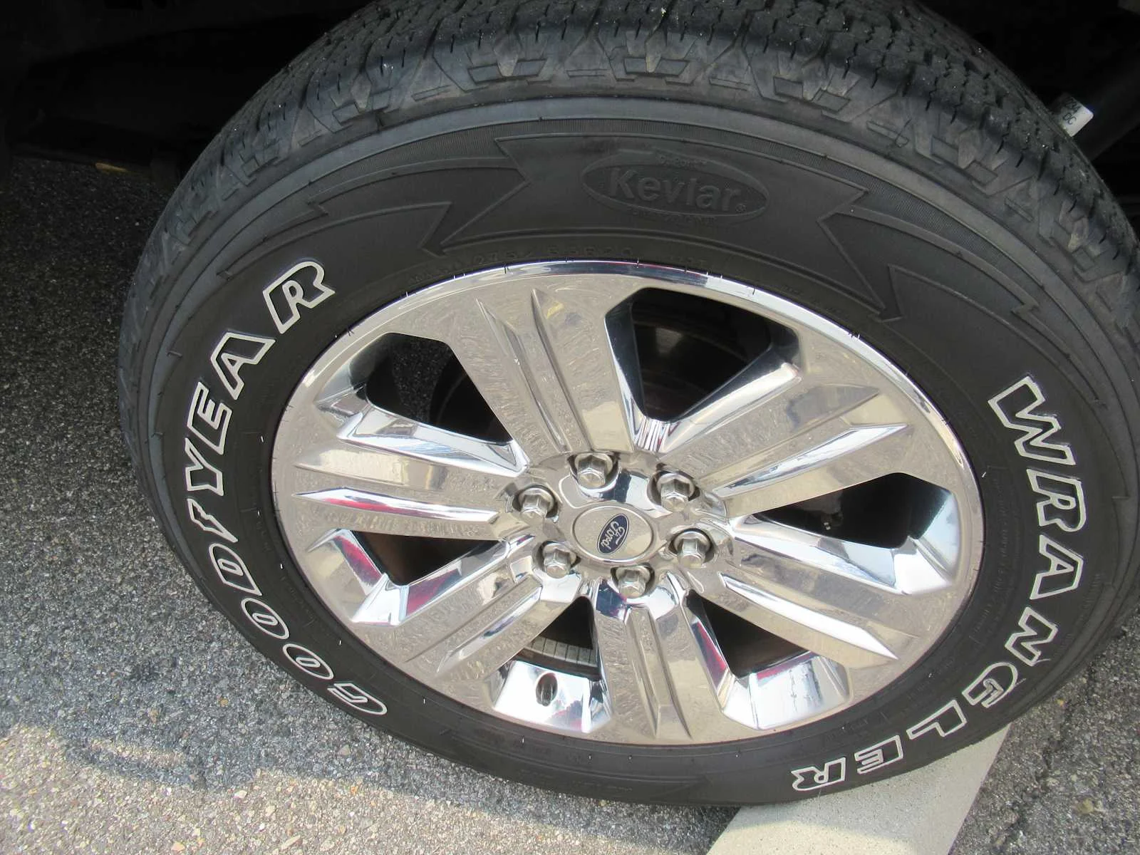 Used 2020 Magnetic Ford XLT image 8