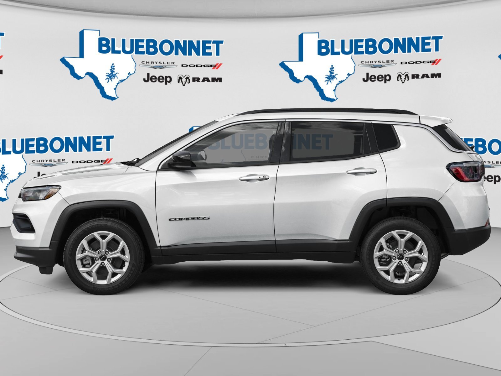 New 2026 Bright White Clear-Coat Exterior Paint Jeep Latitude Altitude image 3