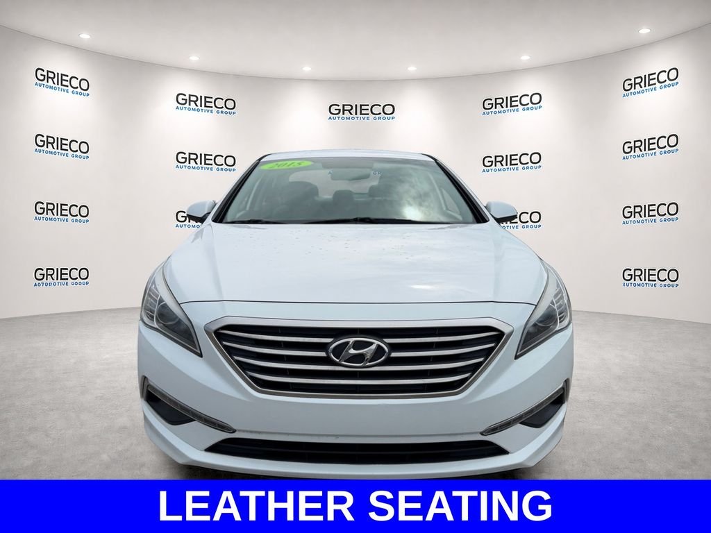 Used 2015 White Hyundai SE image 2