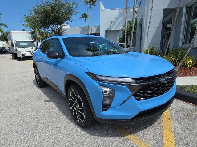 Used 2024 Blue Chevrolet 2RS image 3