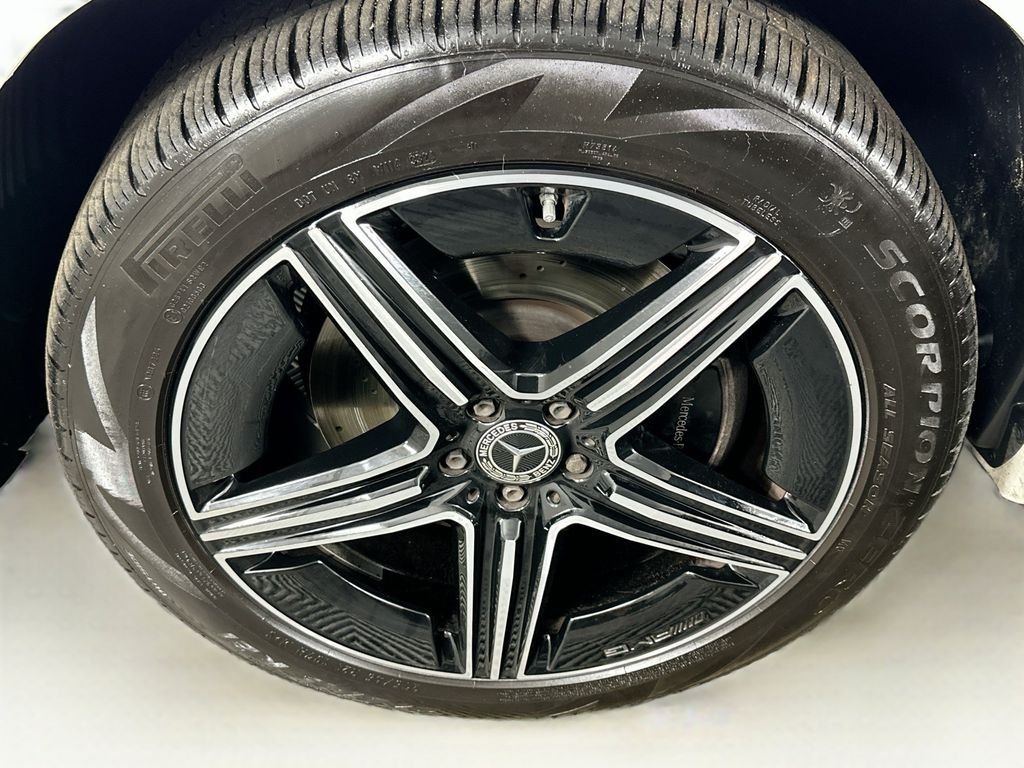 Certified Used 2025 White Mercedes-Benz GLE 450 image 32