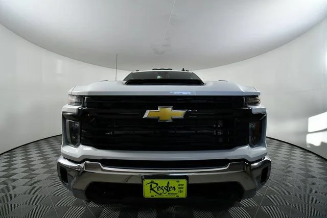 New 2026 Summit White Chevrolet Work Truck image 7