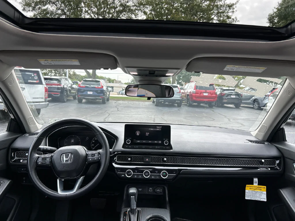 2024 Honda Civic Hatchback EX-L - Photo 30