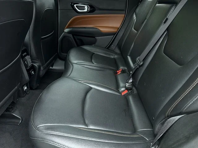 Used 2024 White/off-white Jeep Limited image 15