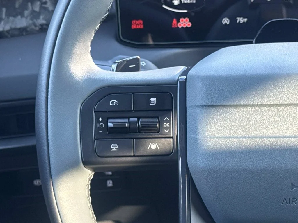 Used 2027 White Kia X-Pro SX-Prestige image 17