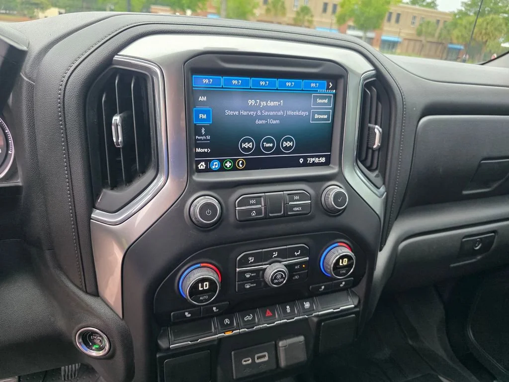 Used 2020 BLACK Chevrolet LT image 18