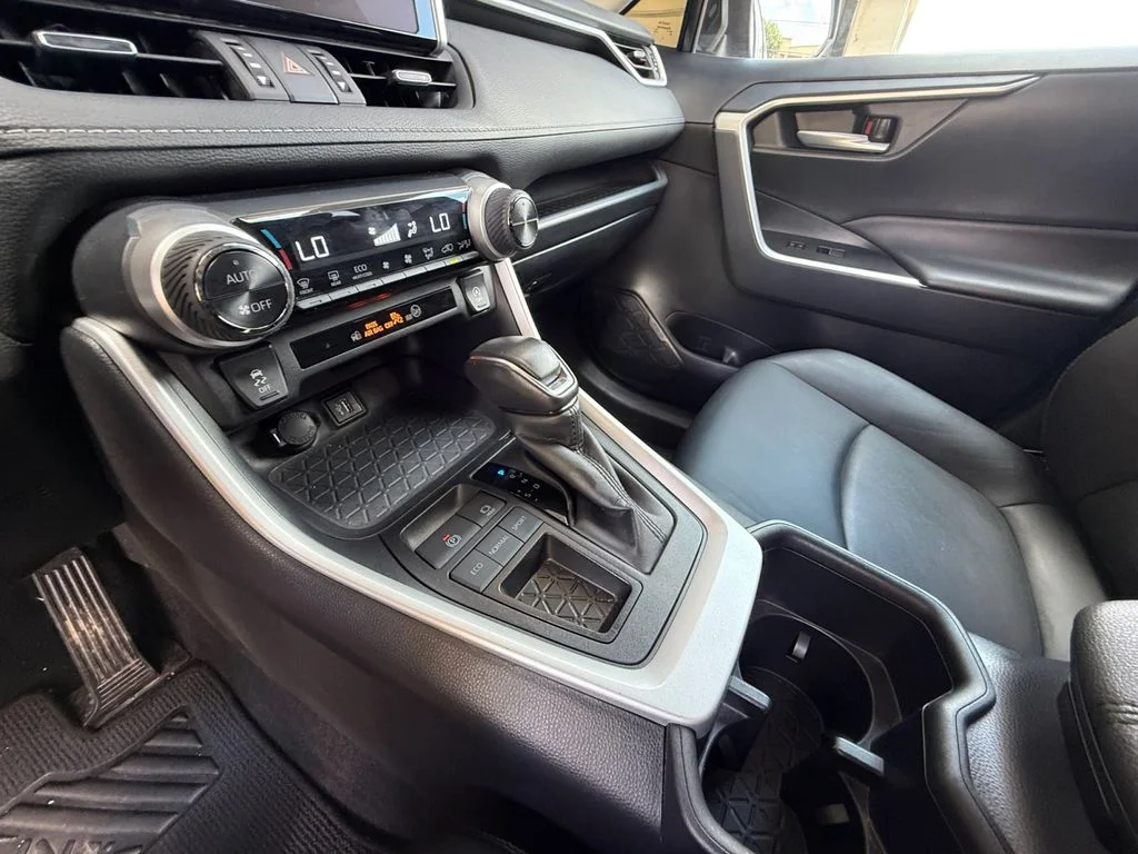 Used 2025 Gray Toyota XLE Premium image 22