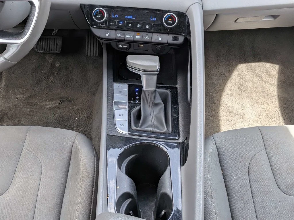 Used 2025  Hyundai SEL Convenience image 9
