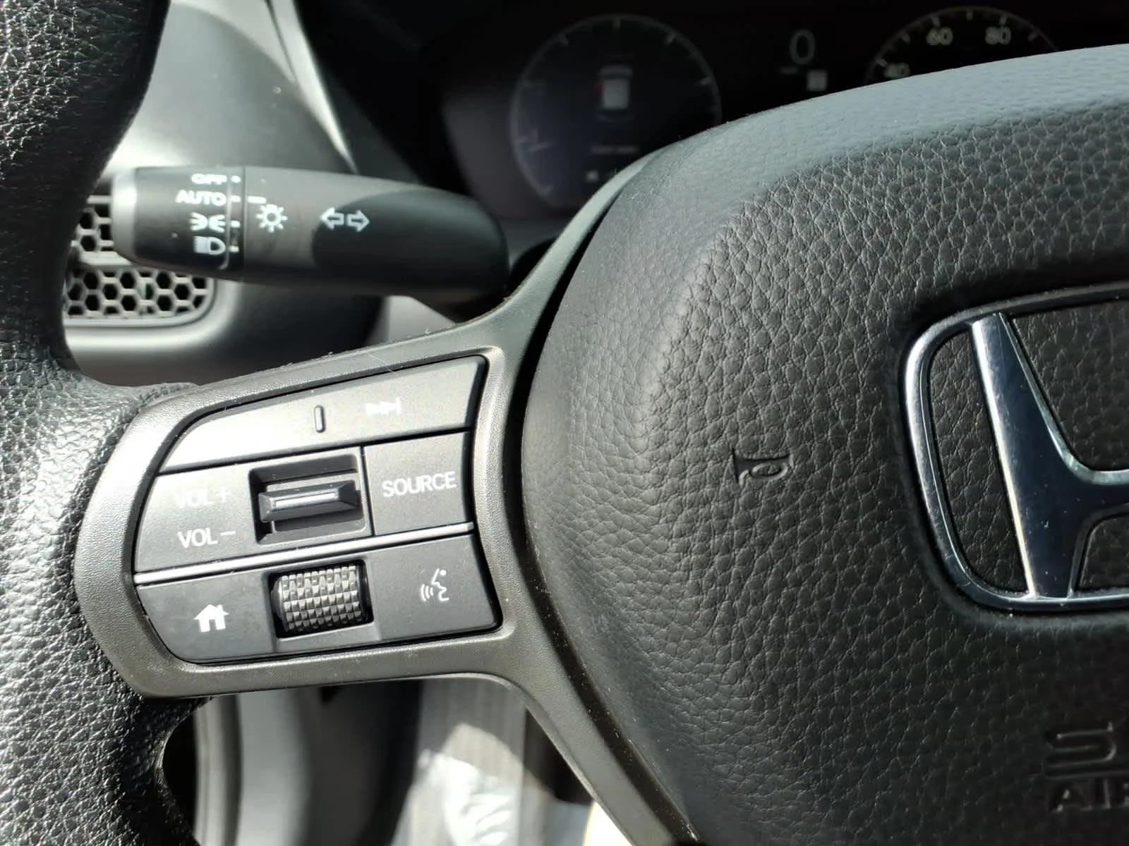 2025 Honda HR-V LX - Photo 16