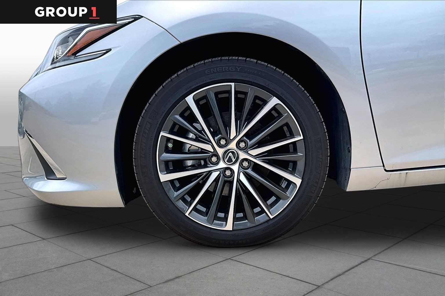 Used 2025 Iridium Lexus  image 9