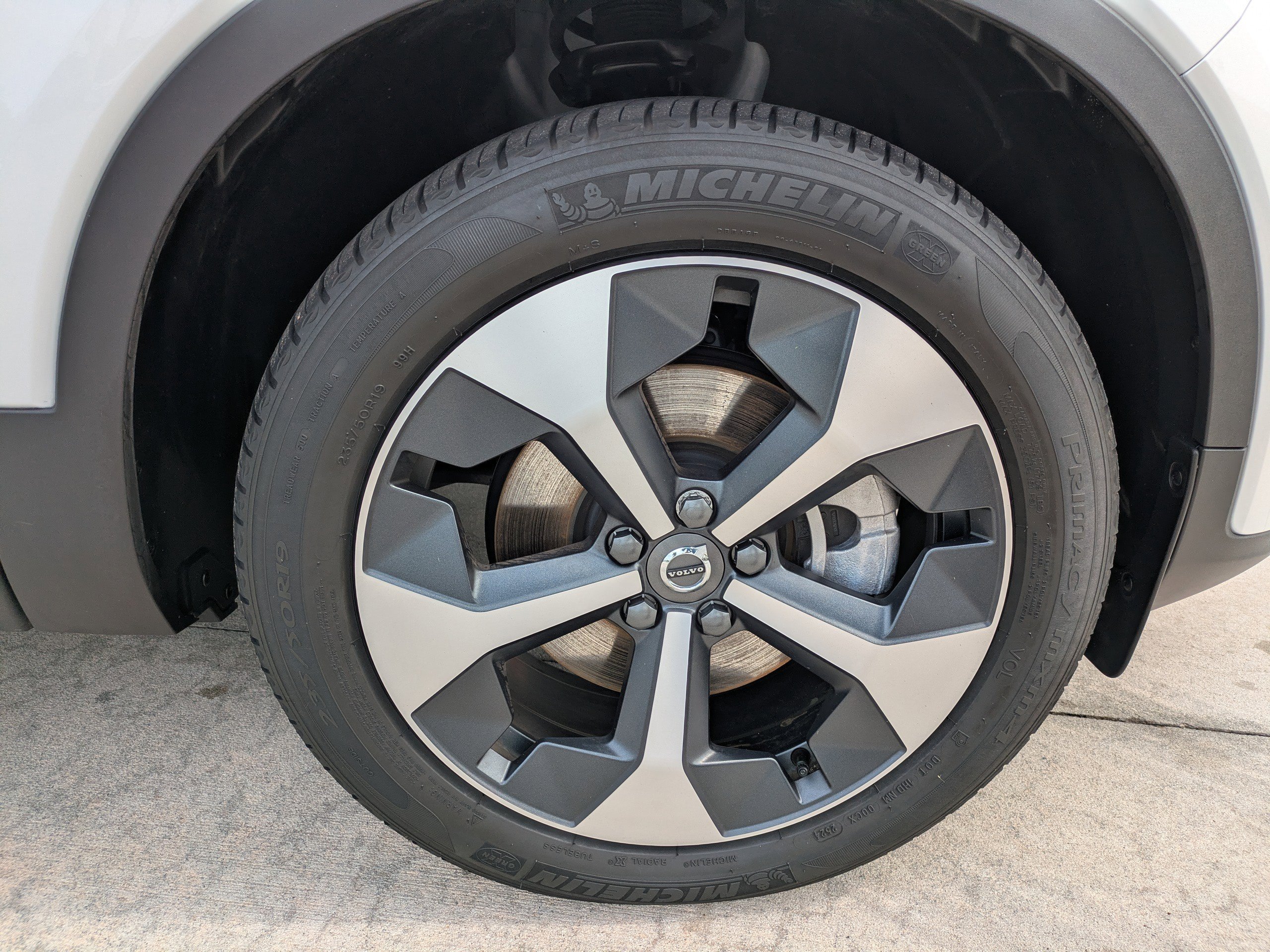 2025 Volvo XC40 Plus - Photo 9