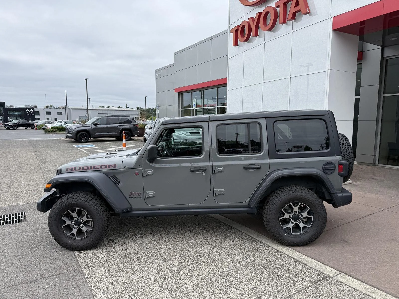 Used 2018 Sting-Gray Clearcoat Jeep Rubicon image 3