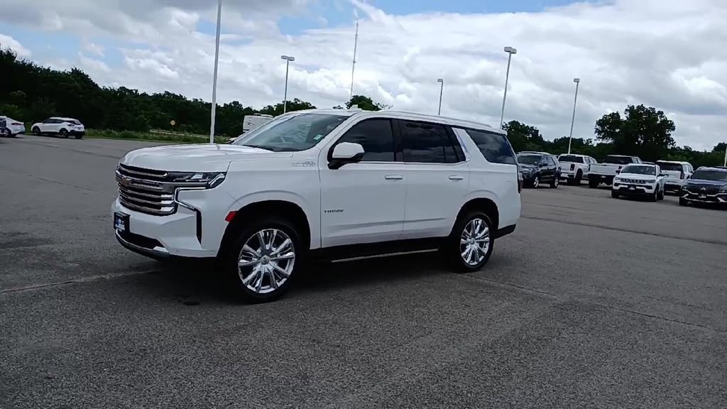 Used 2023 Iridescent Pearl Tricoat Chevrolet High Country image 4