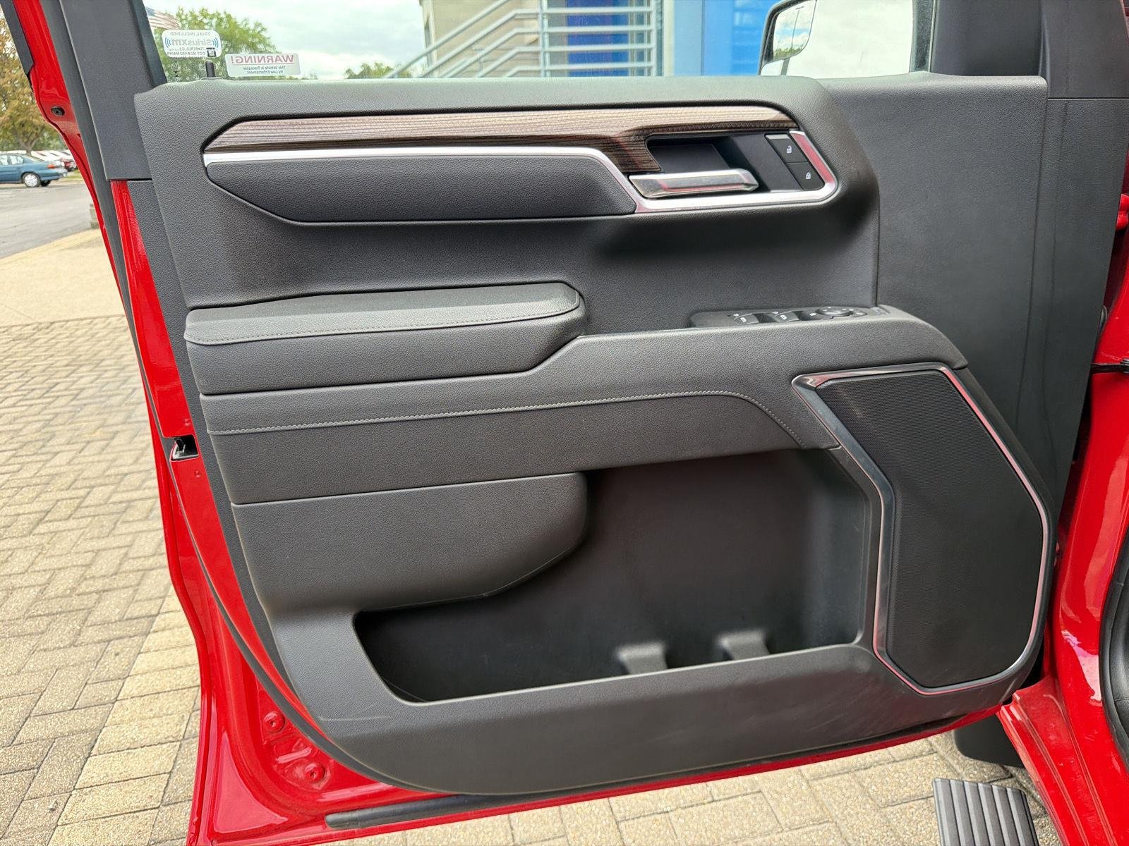 2025 Chevrolet Silverado 1500 LT - Photo 15