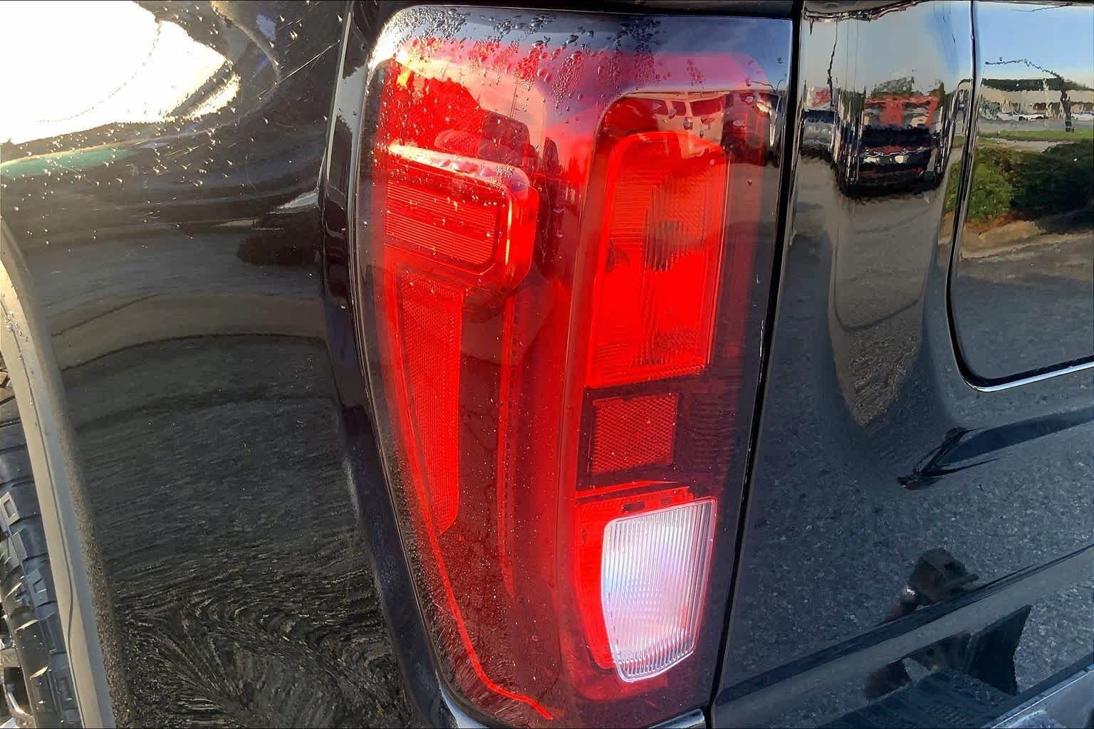 Used 2021 Onyx Black GMC Elevation image 26
