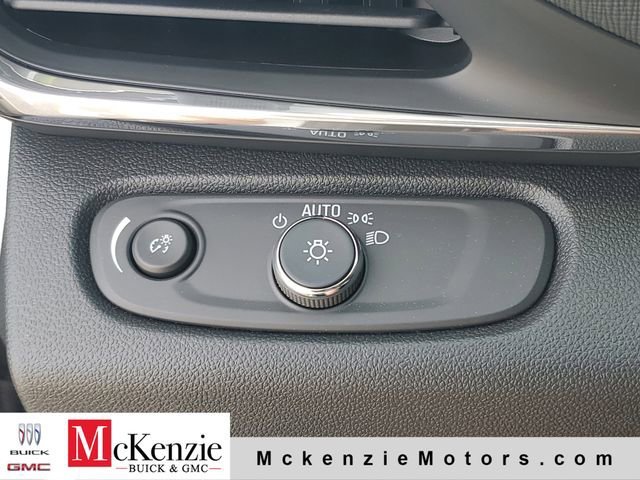 New 2026 Summit White Buick Preferred image 19