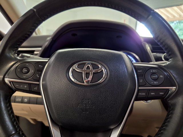 Used 2018 Brown Toyota XLE image 23