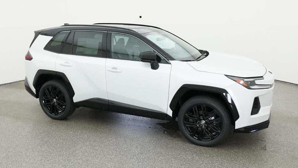 New 2026 Wind Chill Pearl with Midnight Black Metallic roof Toyota XSE image 5