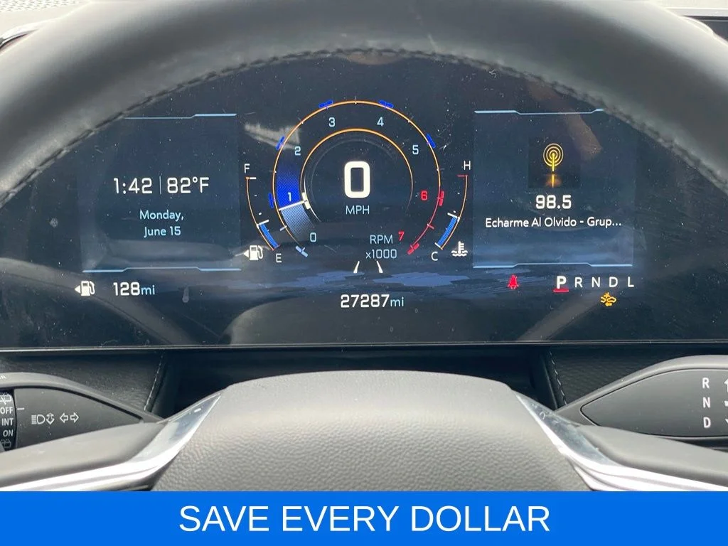 Used 2025 White Chevrolet LT image 7