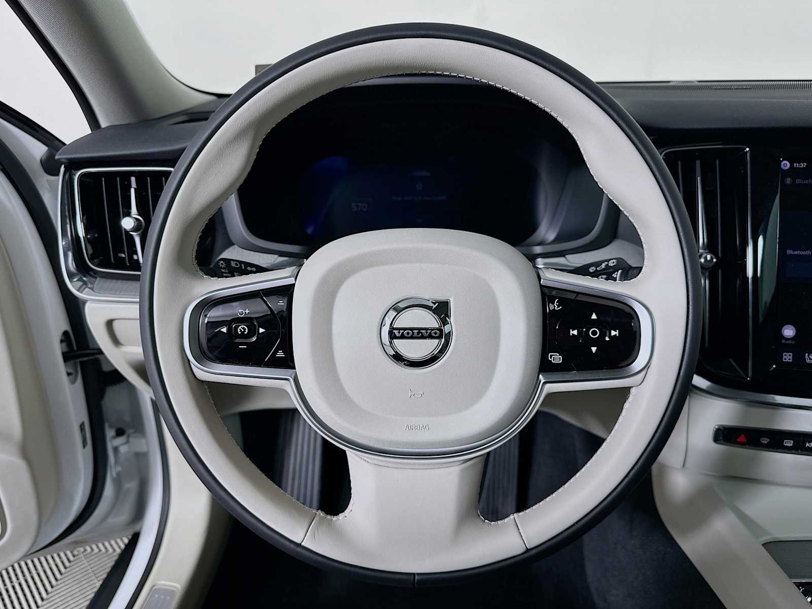 New 2026 Crystal White Volvo Plus image 11