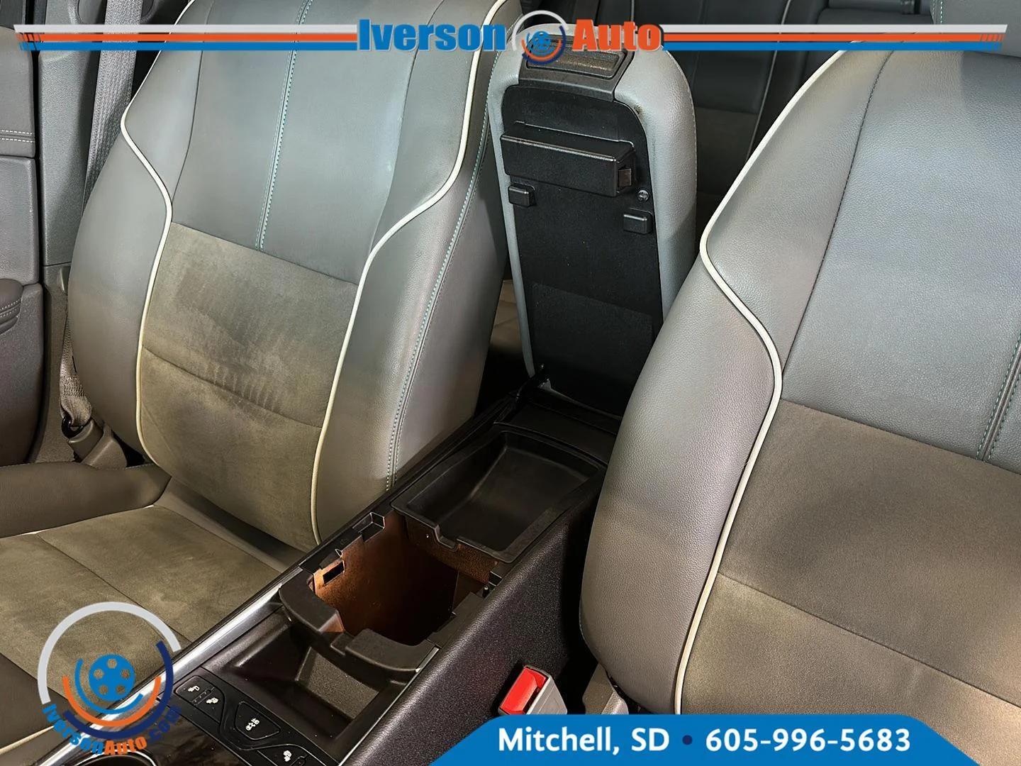 Used 2014 Silver Topaz Metallic Chevrolet LT image 22
