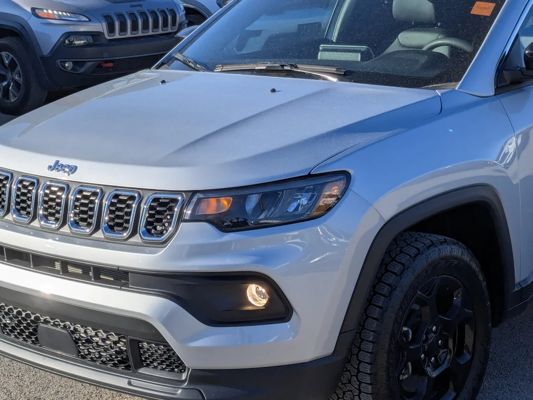 Certified Used 2025 Silver Jeep North - - 4x4 - Remote Start - Active Lane - Back Up Cam & More! image 10