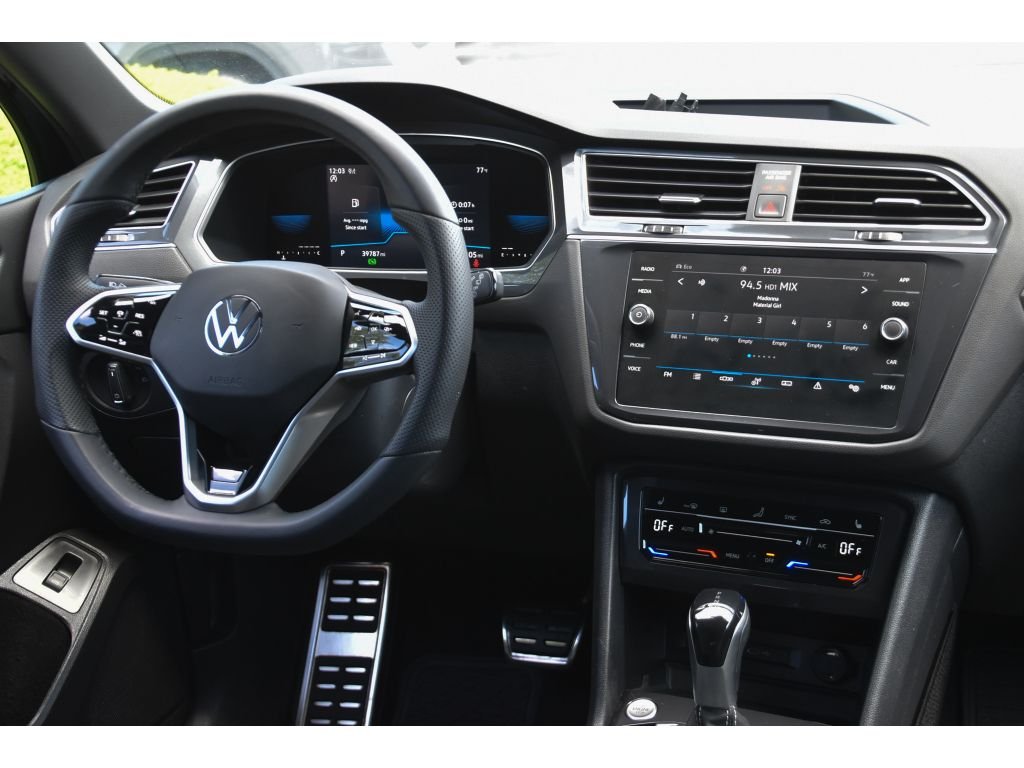 Used 2022 Deep Black Pearl Volkswagen SE R-Line Black image 20