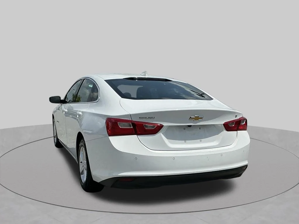 Used 2024 White Chevrolet LT image 4