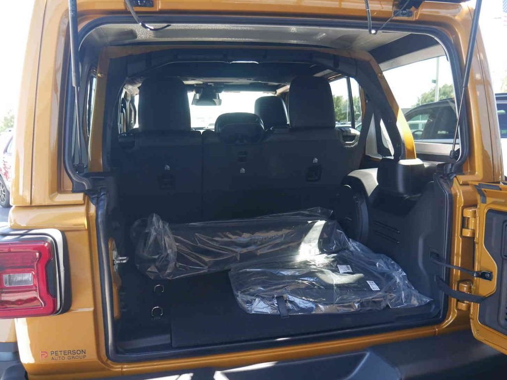 New 2026 Goldilocks Exterior Paint Jeep  image 7
