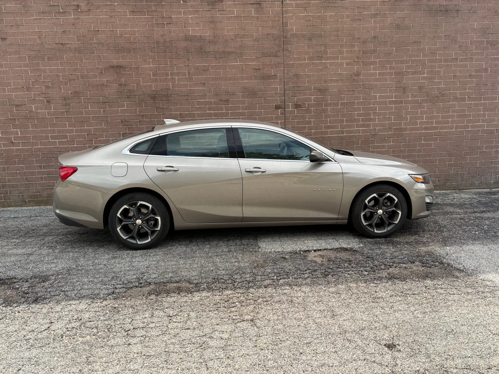 Used 2023 Gray Metallic Chevrolet LT image 6