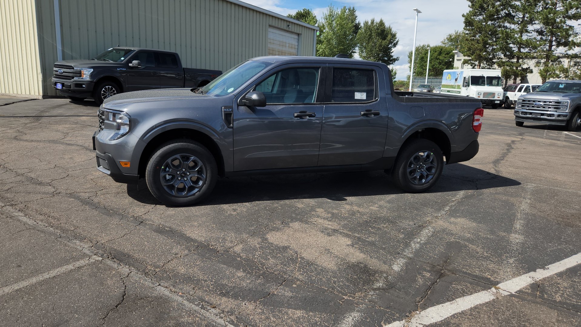 New 2026 Carbonized Gray Metallic Ford XLT image 3