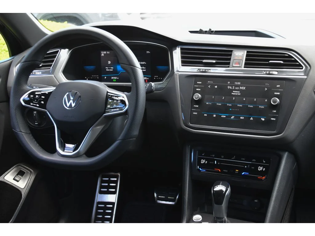 Used 2022 Deep Black Pearl Volkswagen SE R-Line Black image 20