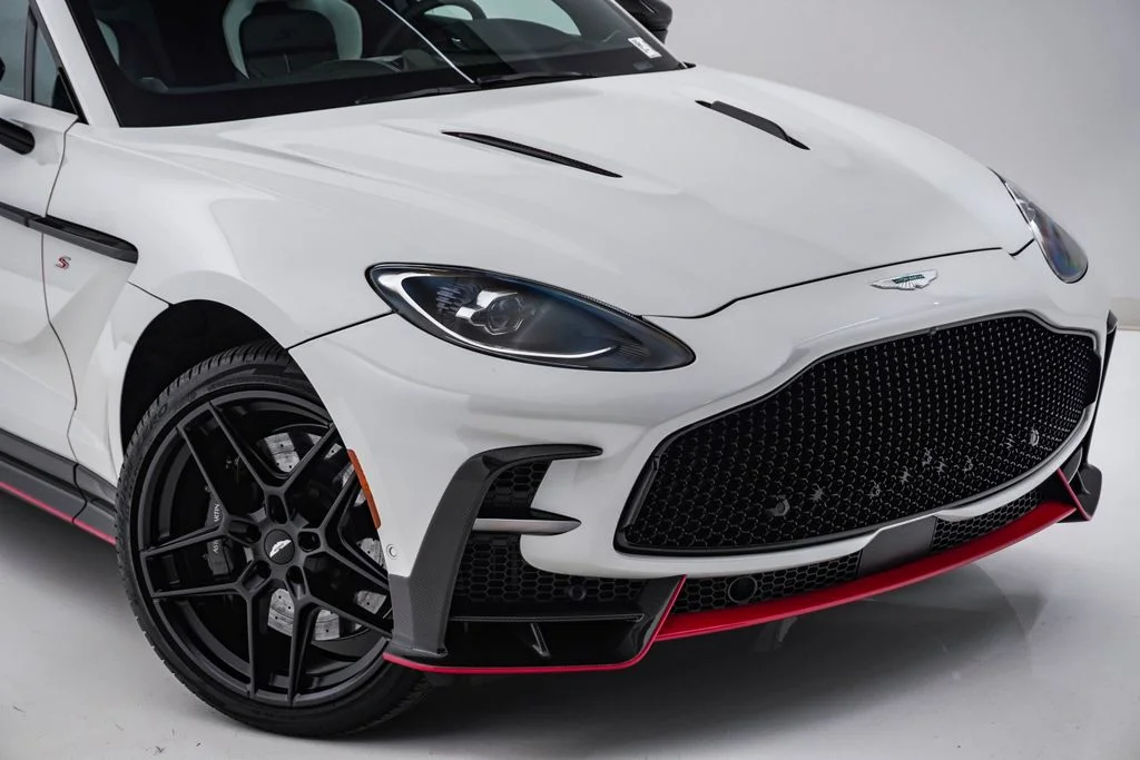 Used 2026 Q Neutron White Aston Martin S image 4