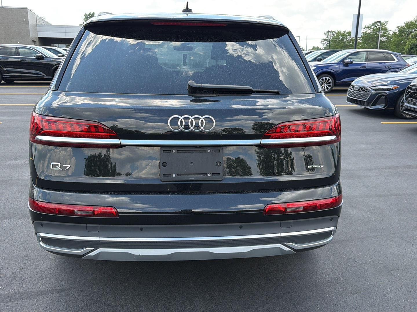 Used 2023 Mythos Black Metallic Audi Premium image 4