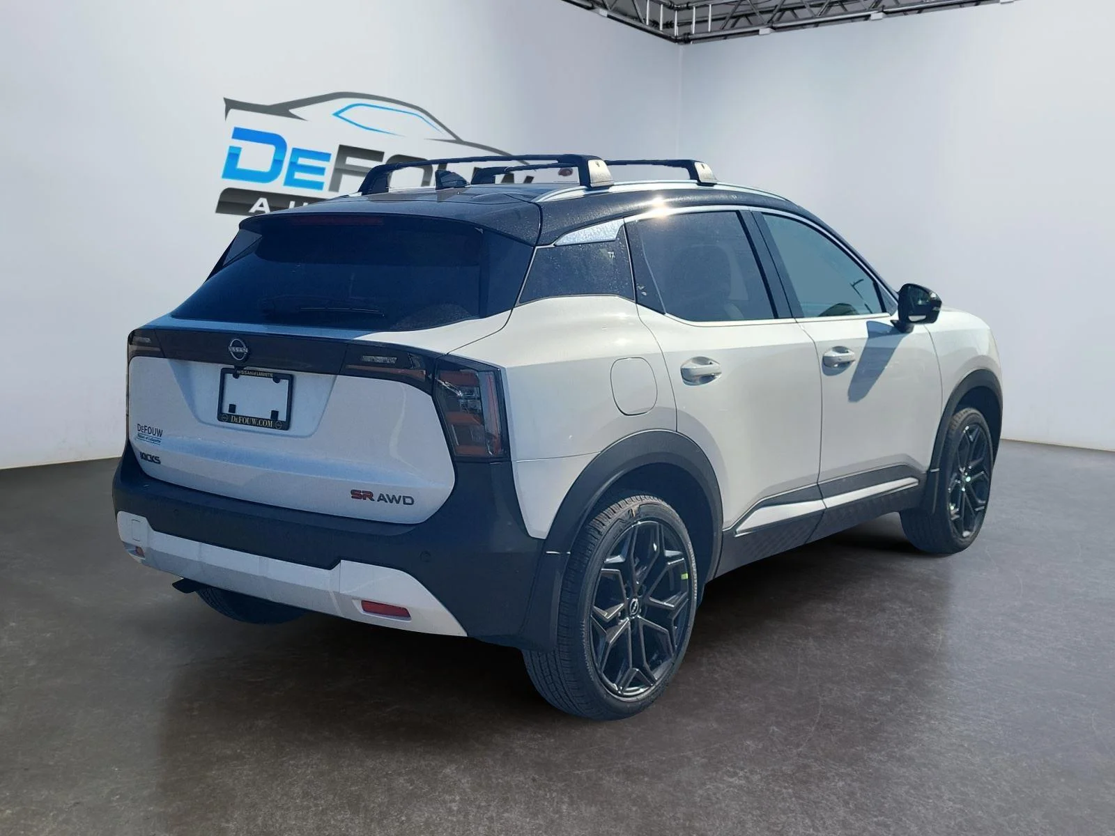 New 2026 Aspen White Tricoat/Super Black Nissan SR image 3