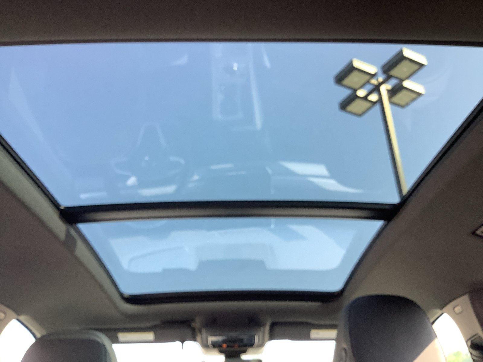 New 2026 Opal White w/Deep Black Roof Volkswagen SE R-Line Black image 19