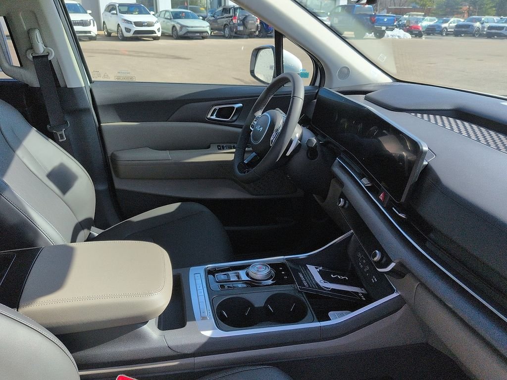 New 2026 Snow White Pearl Kia EX image 7