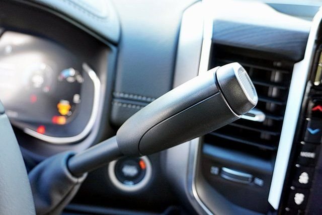 New 2026 Diamond Black Crystal Pearl-Coat Exterior Paint RAM Laramie Night Edition image 33