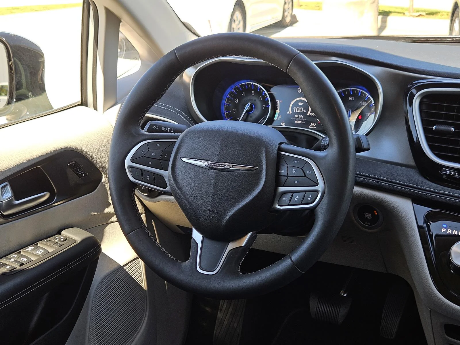2024 Chrysler Pacifica Touring L - Photo 13