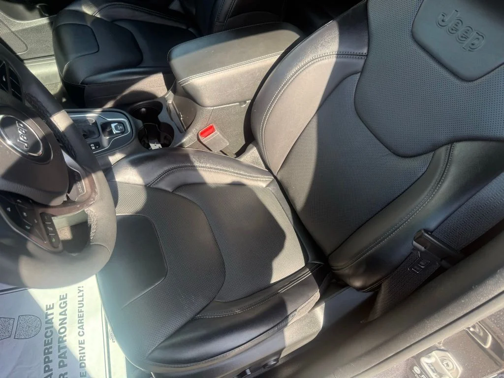 Used 2022 Gray Jeep Latitude Lux image 15